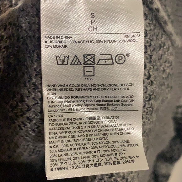 Banana Republic Oversized Sweater - Picture 3 of 4